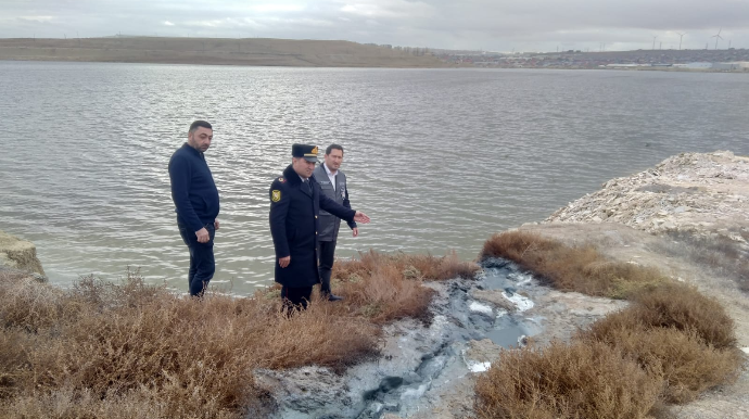 Abşeronda çirkab suları gölə axıdan dəri emalı sexinin rəhbəri cərimələndi  - FOTO - VİDEO