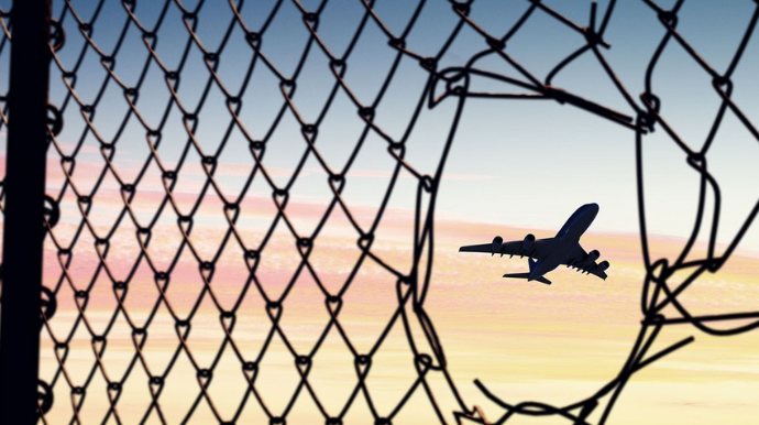 Tacikistanda Rusiyaya bilet satışı kəskin azalıb 