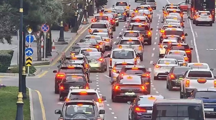 Bu yollarda tıxac var - SİYAHI 