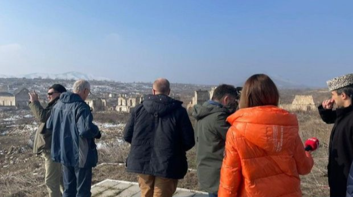 Ukraynalı jurnalistlər işğaldan azad edilmiş Füzuli şəhərinə səfər ediblər - FOTO 