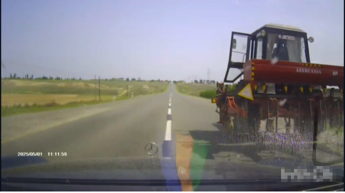 Qırıq xətdə ötmə edən sürücüyə 100 manat cərimə yazıldı - Nə baş verir? - VİDEO  