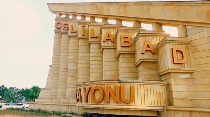 Cəlilabadda koronaviruslu xəstələrin əşyaları çölə-bayıra atılır? - Rəsmi REAKSİYA 