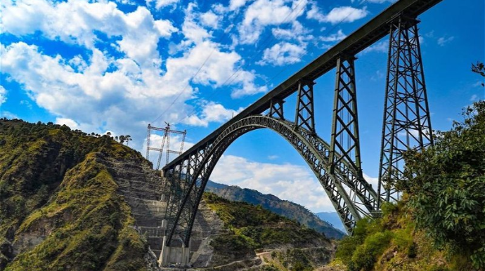 Dünyanın ən hündür dəmir yolu körpüsü - FOTO 