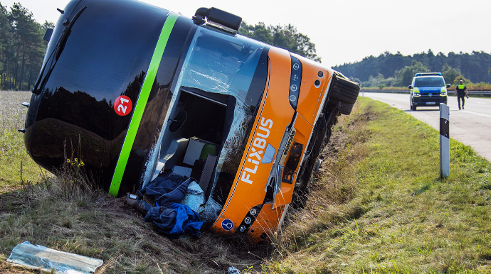 В Германии 31 человек пострадали в ДТП с рейсовым автобусом  - ФОТО