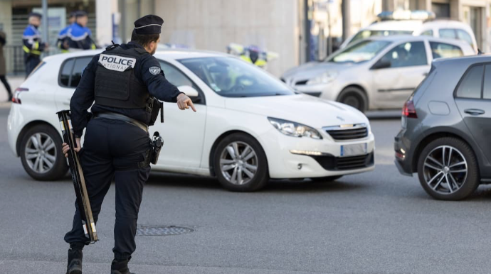 Fransa polisinə sürücüləri təqib etmək üçün səlahiyyət verildi 
