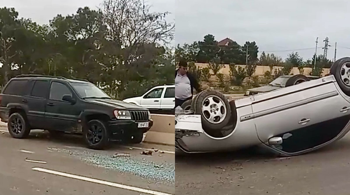 Sumqayıtda “Jeep”lə toqquşan “Mercedes” yolun ortasında aşdı    - VİDEO