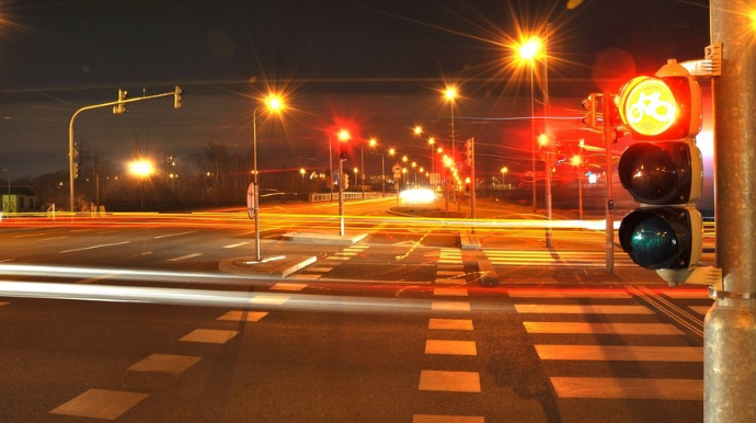 Bakıda avtomobil üç piyadanı vurdu