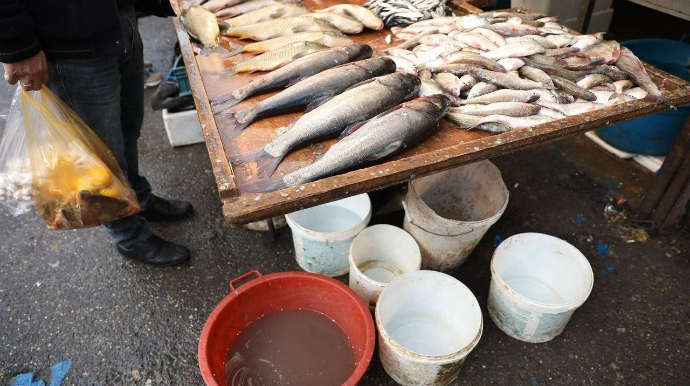 “Vosmoy bazarı"nda antisanitar vəziyyət hökm sürür - Məsuliyyəti kim daşıyır? - VİDEO