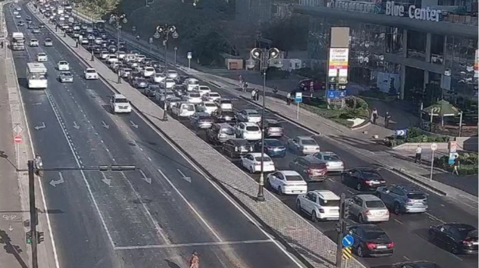 На каких улицах Баку 2 сентября наблюдаются транспортные заторы? 