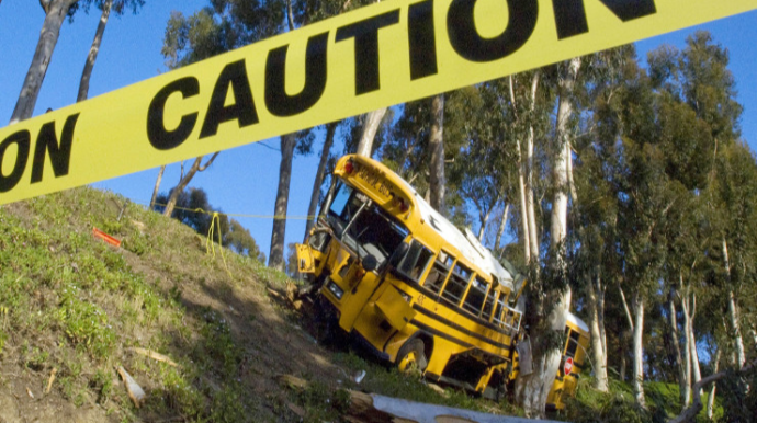 Məktəbliləri daşıyan avtobus qəzaya düşdü, 11 nəfər... 