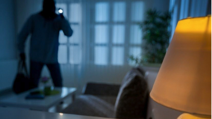 Binədə evdən oğurluq edən şəxs saxlanılıb 