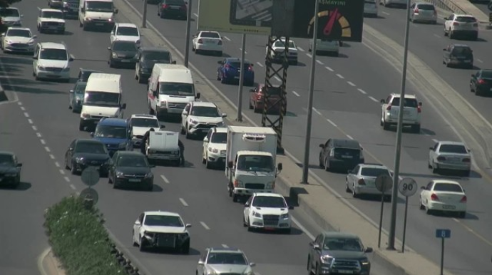 Bakıda "VAZ" xarab oldu, yolda tıxac yarandı 