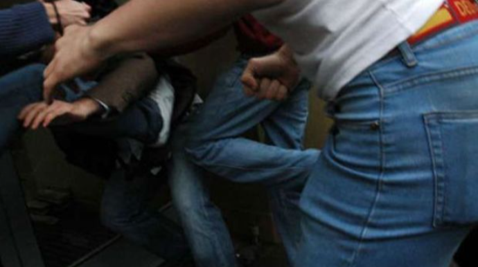 İşıqforda qaydaları pozan şəxs ona irad bildirən sürücünü döydü 