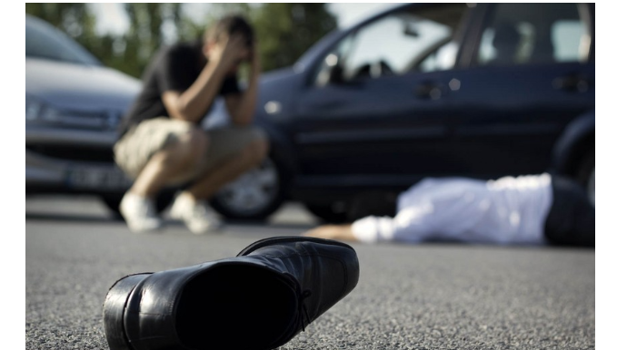 Bakıda avtomobil piyadanı vuraraq öldürdü 