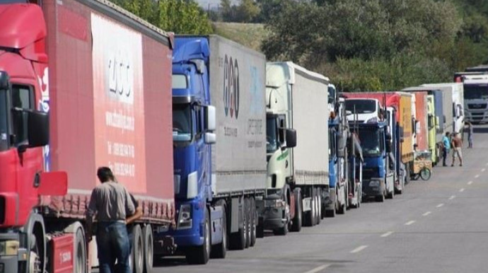 Postda gözləyən YÜK MAŞINLARININ sayı 200 olub
