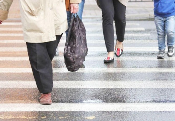 Tovuzda işıqforda piyadaları maşın vurdu