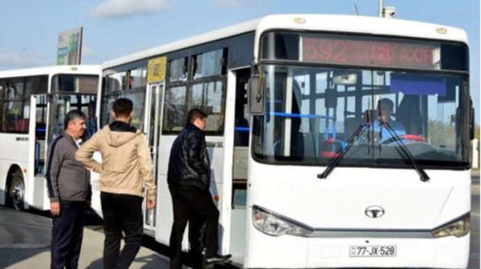206 saylı marşrutda təhlükə: oturacaq çıxarılıb, boruları... - FOTO
