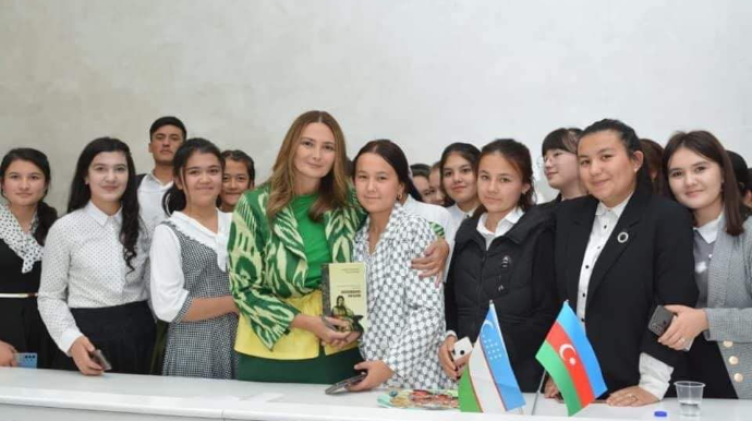 Özbəkistanda Qənirə Paşayevanın  özbəkcə çıxmış kitablarının imza mərasimi keçirilib  - FOTO - VİDEO