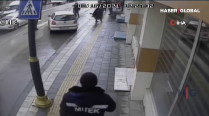 Piyada ölümdən son anda xilas oldu - ANBAAN VİDEO