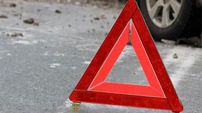 Bakıda mikroavtobus marketə çırpılıb - VİDEO 