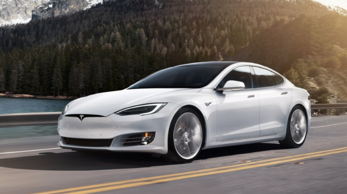 Tesla отзовет больше 10 тыс. электромобилей для устранения дефектов