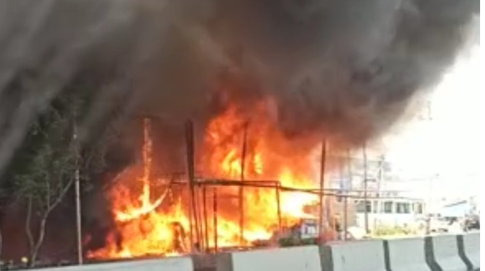 Bakının Binəqədi rayonunda taxta sexi yanır  - VİDEO - FOTO - YENİLƏNİB