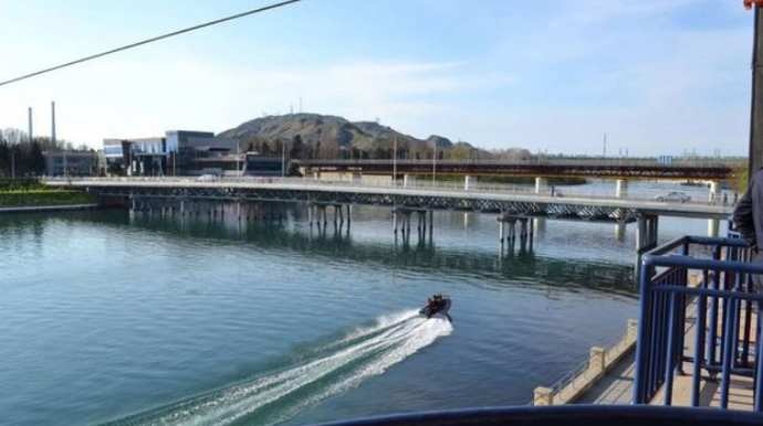 Mingəçevirdə özünü Kürə atan 14 yaşlı qızı qayıqçı xilas edib 