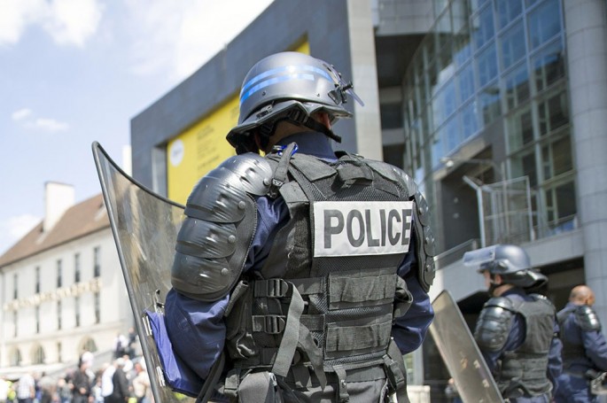 Naməlum şəxs insanlara hücum edib, xəsarət alanlar var