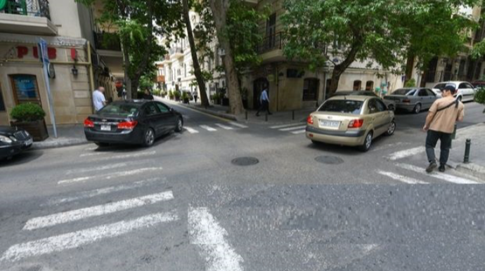 В Баку из-за стертой дорожной разметки водители получают штраф - ВИДЕО