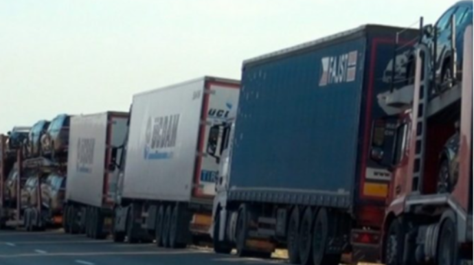 AYNA:  452 yük avtomobili gömrük postunda gözləyir  - FOTO