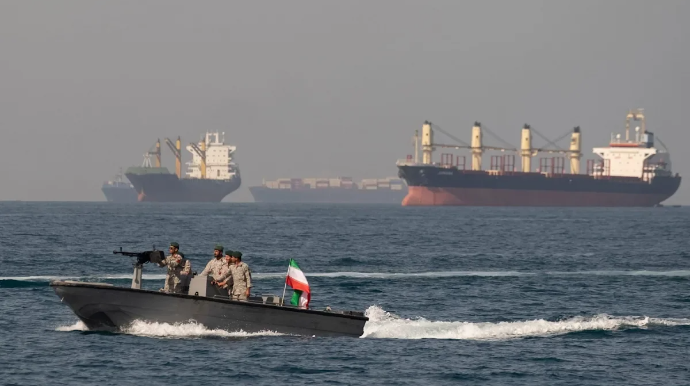 Oman sahillərində tanker vuruldu - FOTO 
