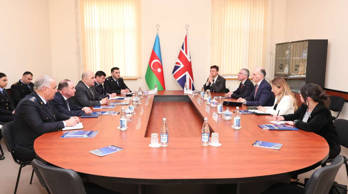 Şahin Bağırov britaniyalı nazirlə görüşdü  - FOTO