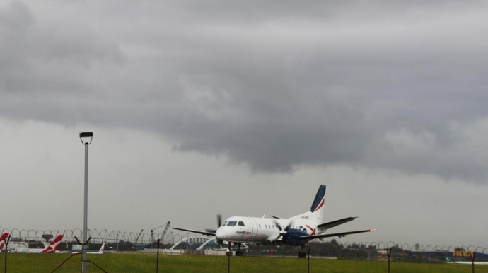 Hava limanında 100-dən çox reys təxirə salınıb