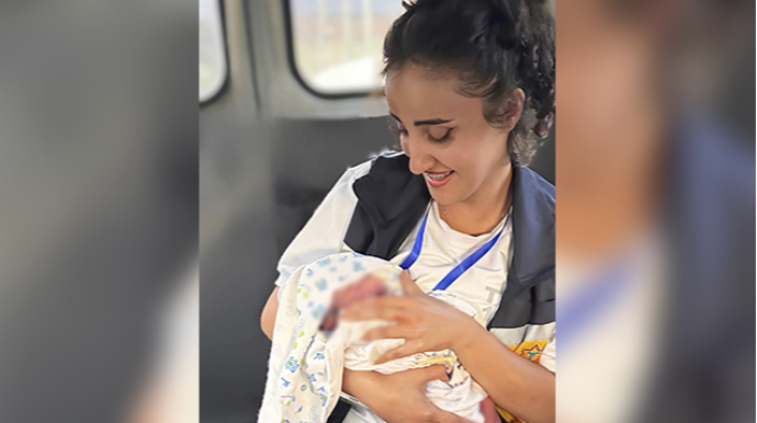 Təcili yardım köməyə gəldi, körpə evdə doğuldu - FOTO