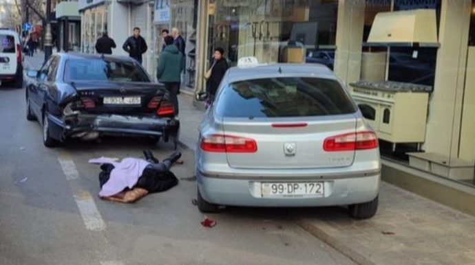 Серьезное ДТП в Баку, водитель скончался за рулем - ВИДЕО 