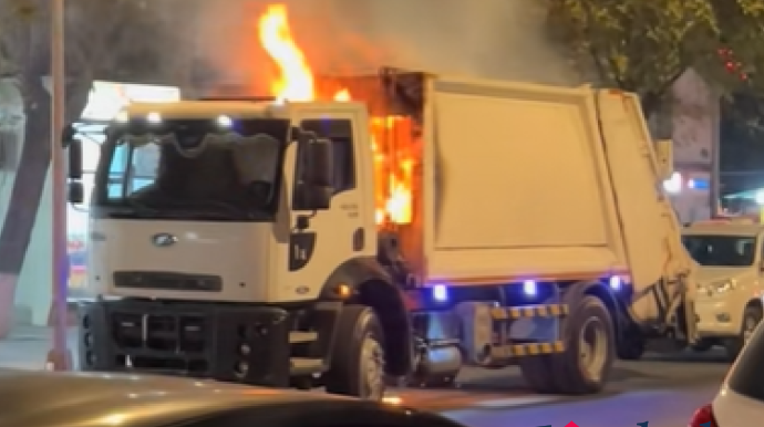 Sumqayıtda yük maşını yandı - VİDEO 