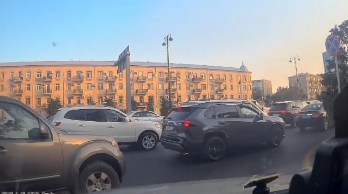 Prospektdəki bu döngədə diqqətli olun; qəza riski var – XƏBƏRDARLIQ - VİDEO 