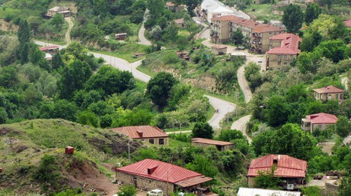 Laçın rayonunun lövhəsi Güləbird  kəndində yerləşdirildi