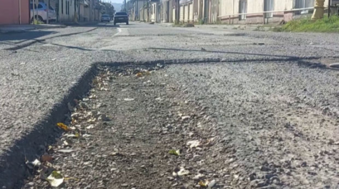 Qubada təmir üçün qazılmış yol aylardır bərbad vəziyyətdə qalıb  - VİDEO