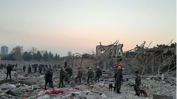 Gəncəyə atılan raketlər nəticəsində dəymiş ziyan hesablanır