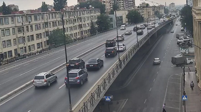 На каких улицах Баку 3 июля наблюдаются транспортные заторы? - ФОТО