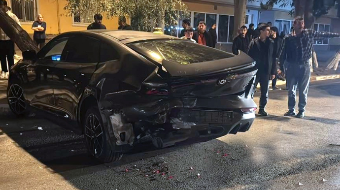 Sumqayıtda iki avtomobil toqquşub, xəsarət alanlar var - FOTO 