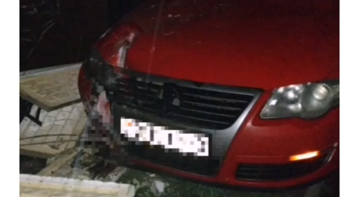 “Volkswagen” divara belə çırprldı  - VİDEO