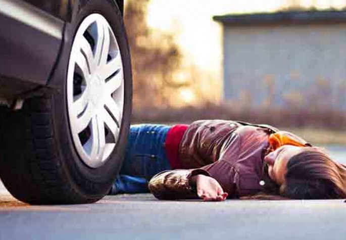 Gəncədə 32 yaşlı qadını maşın vurdu