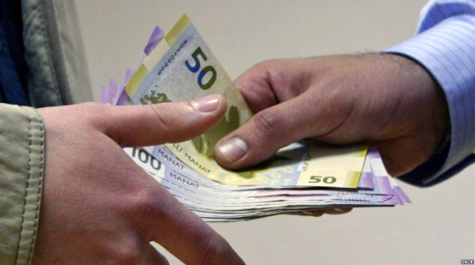 Makler diplomu 15 min manata "satmaq" istədi, həbs edildi 