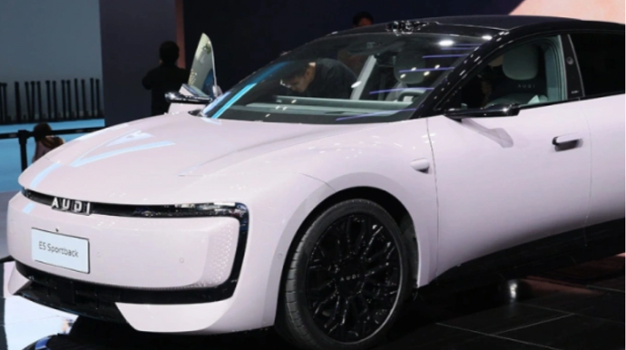 Halqalarsız ilk "Audi" yarım saat ərzində 10 min sifariş topladı - FOTO