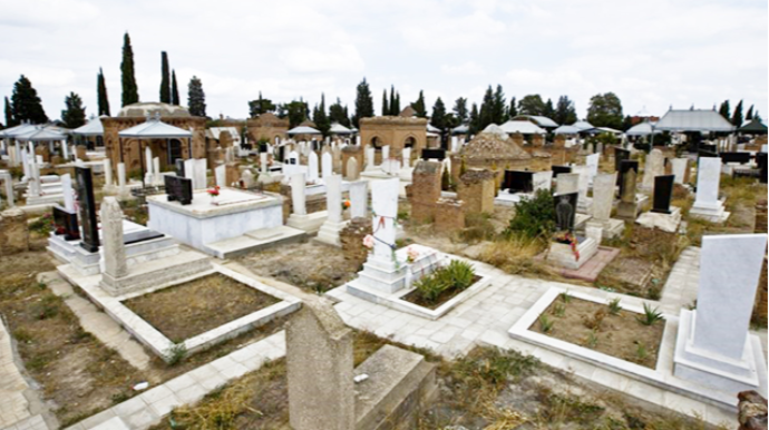 "Qəbiristanlıqlar bələdiyyələrə verilməlidir" - Komitə sədri