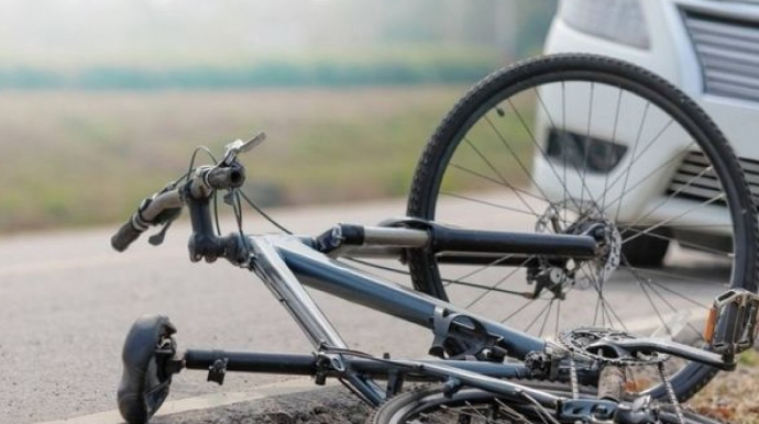 Samuxda velosipedçini maşın vurdu 