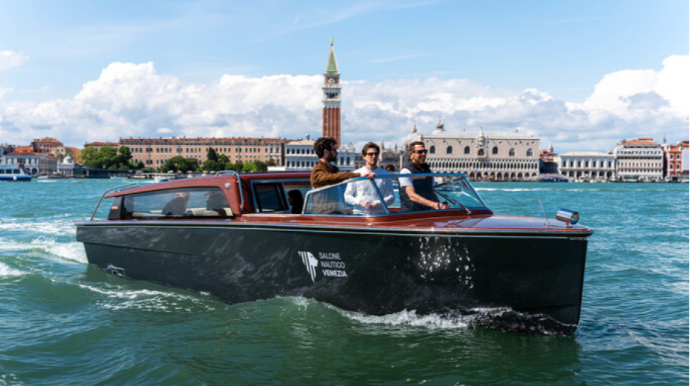 İlk dəfə elektrikli su taksisi fəaliyyət göstərəcək 