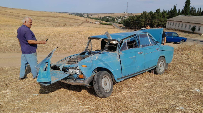 В Джалилабаде перевернулся легковой автомобиль, пострадал водитель - ВИДЕО 